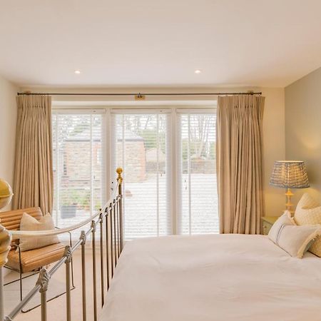 Trewornan Manor Bed and Breakfast Wadebridge Buitenkant foto