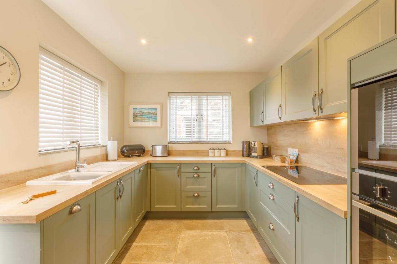 Trewornan Manor Bed and Breakfast Wadebridge Buitenkant foto