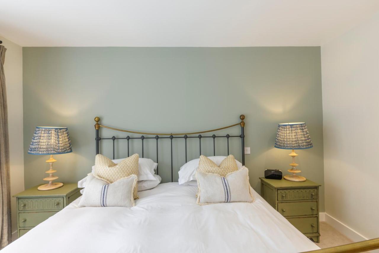 Trewornan Manor Bed and Breakfast Wadebridge Buitenkant foto
