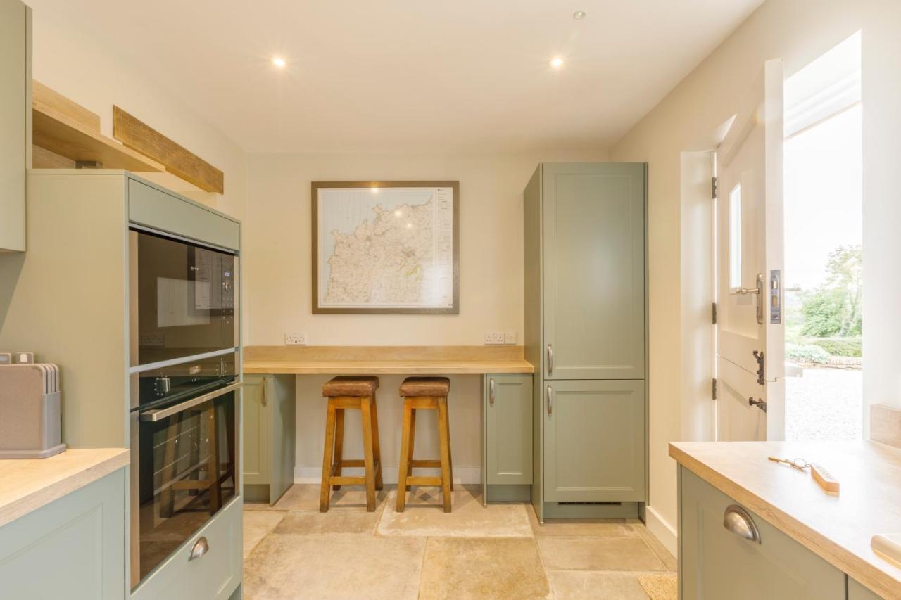 Trewornan Manor Bed and Breakfast Wadebridge Buitenkant foto