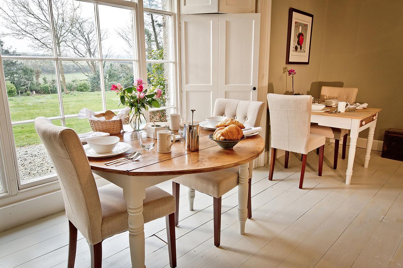 Trewornan Manor Bed and Breakfast Wadebridge Buitenkant foto