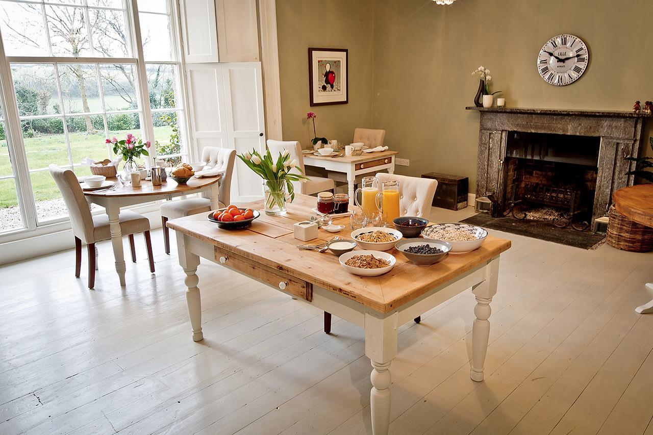 Trewornan Manor Bed and Breakfast Wadebridge Buitenkant foto