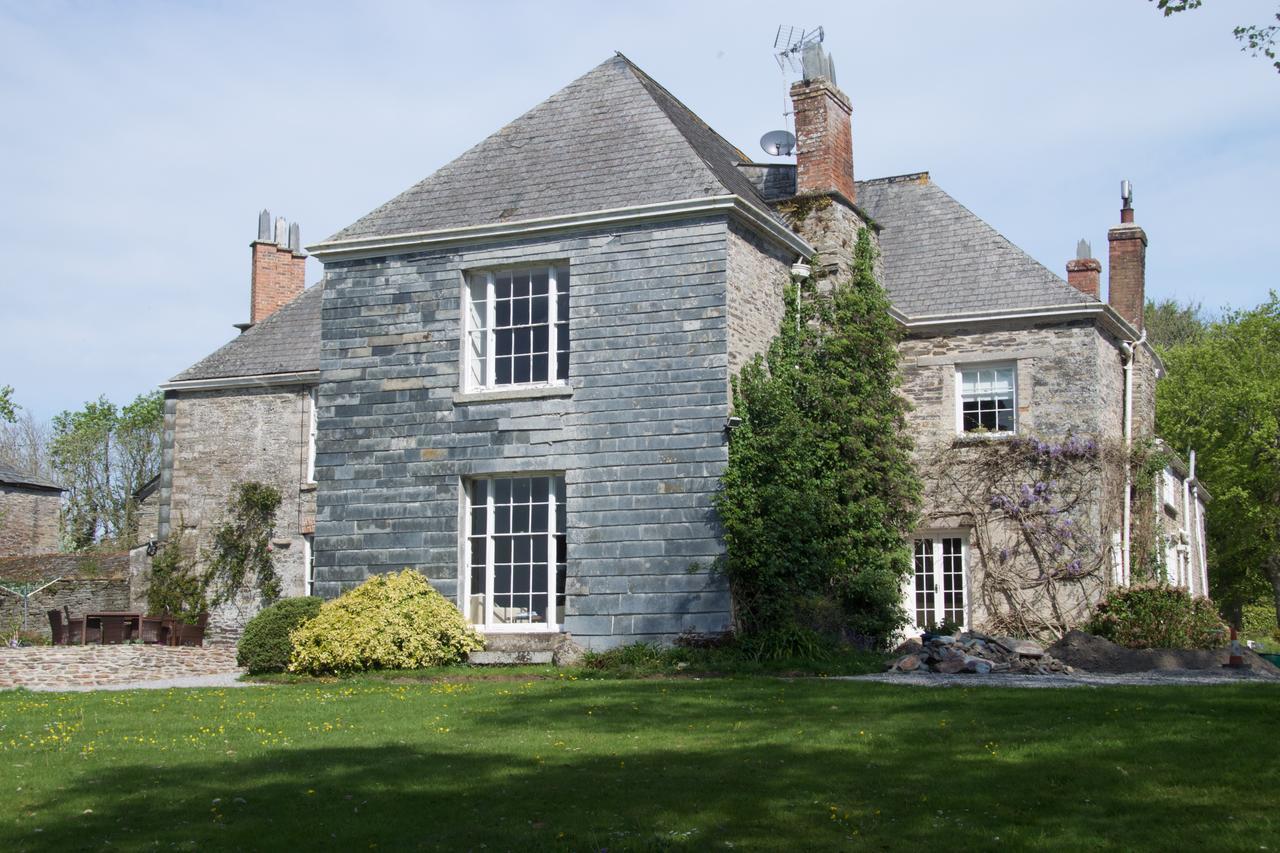 Trewornan Manor Bed and Breakfast Wadebridge Buitenkant foto