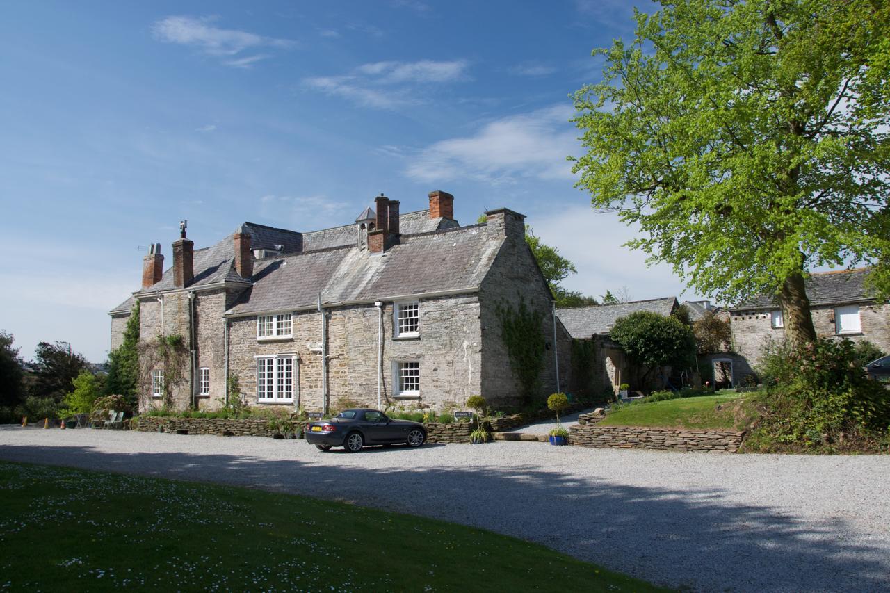 Trewornan Manor Bed and Breakfast Wadebridge Buitenkant foto