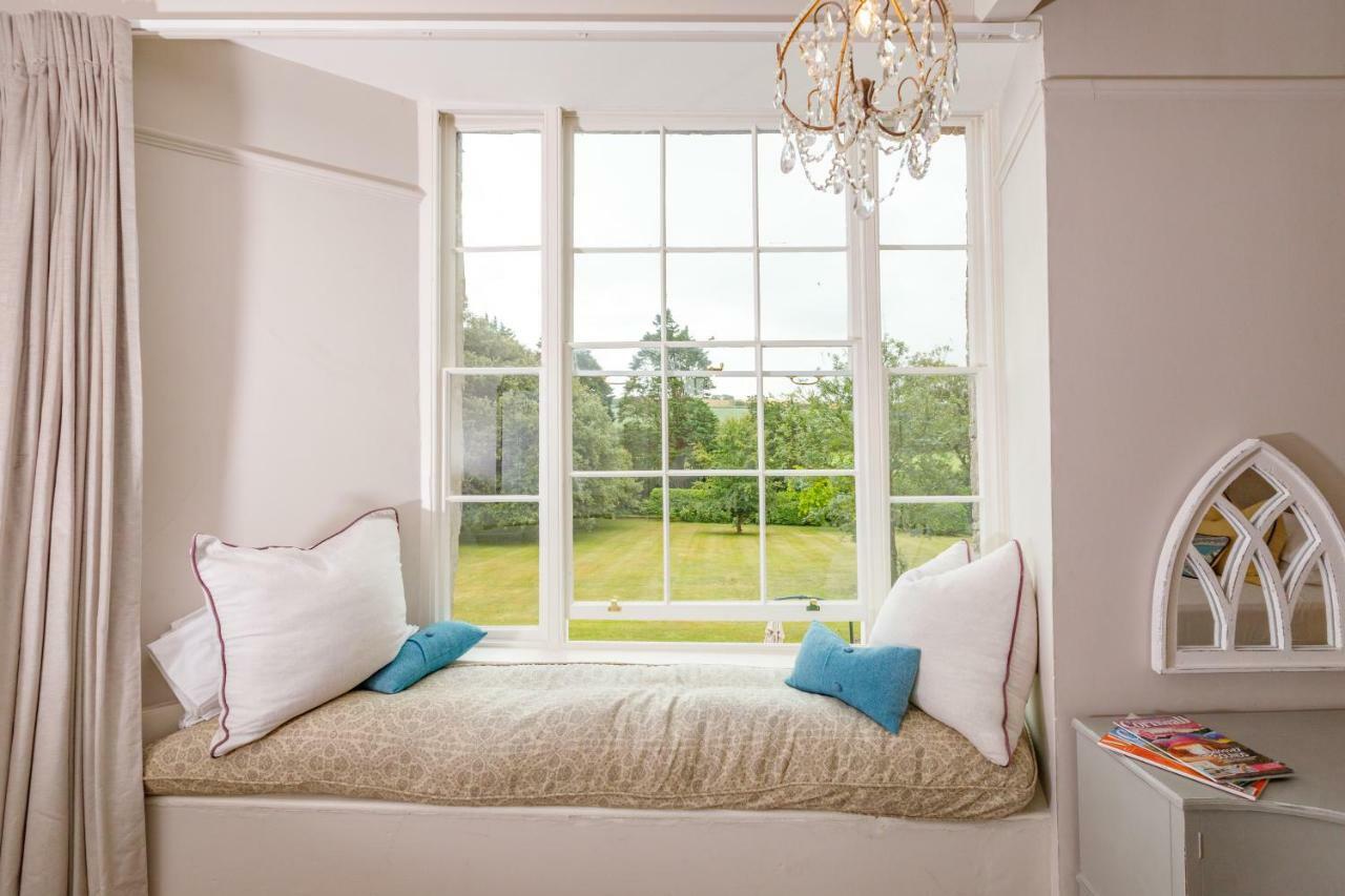 Trewornan Manor Bed and Breakfast Wadebridge Buitenkant foto