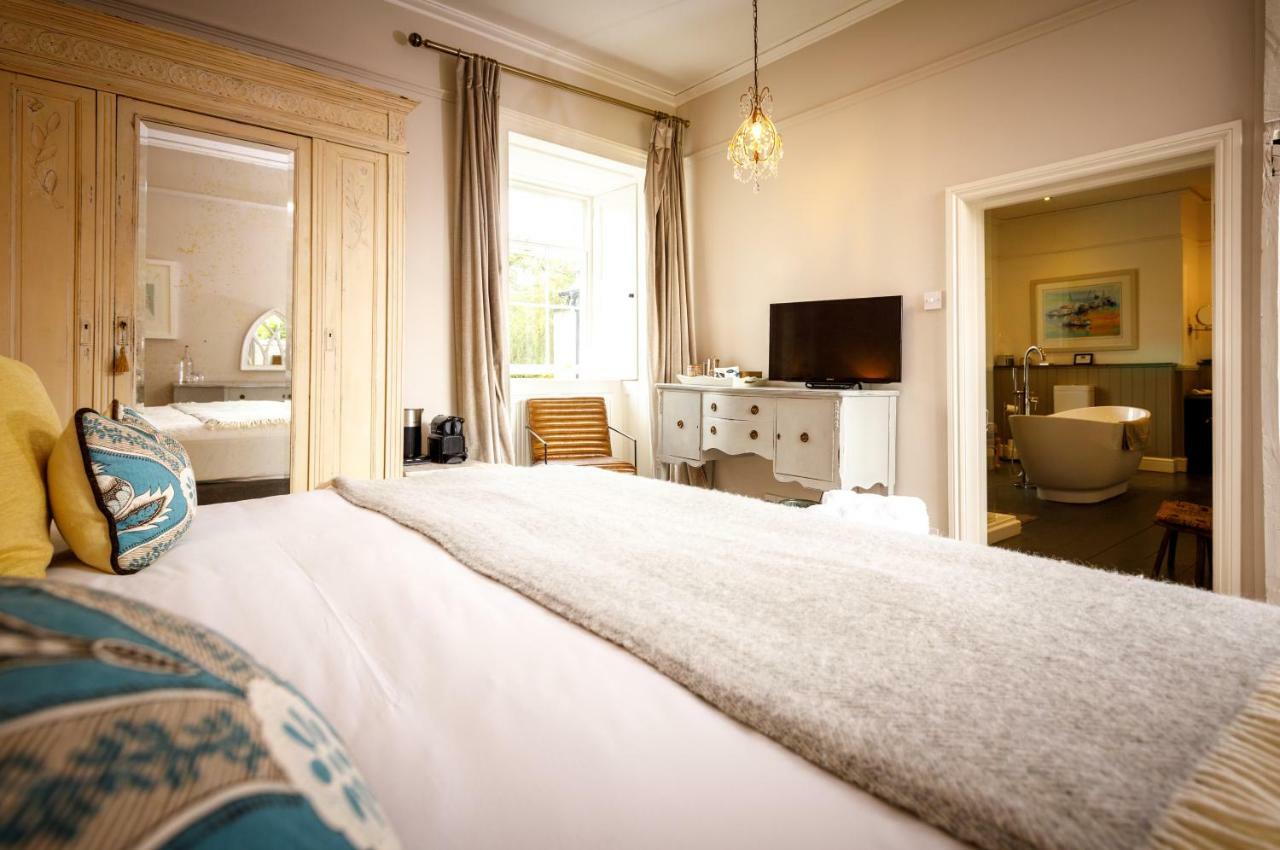 Trewornan Manor Bed and Breakfast Wadebridge Buitenkant foto